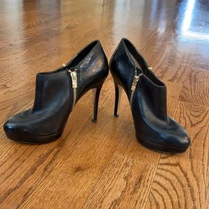 Michael Kors platform ankle bootie boot Size 7